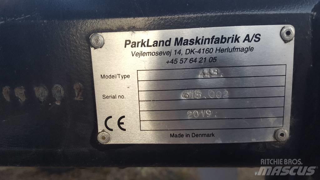 Parkland 443 方捆打捆机