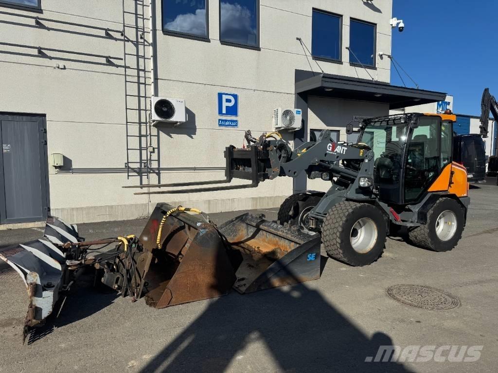 GiANT V 6004 T 小型装载机