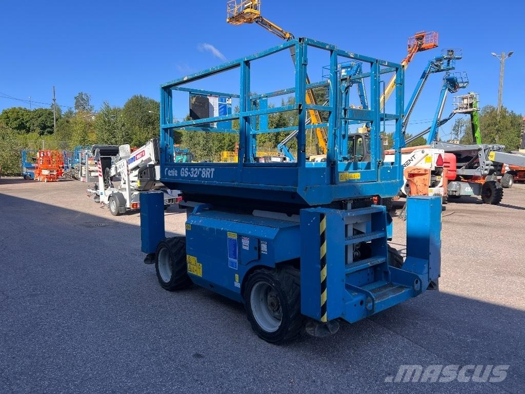 Genie GS 3268 RT 剪叉式升降机