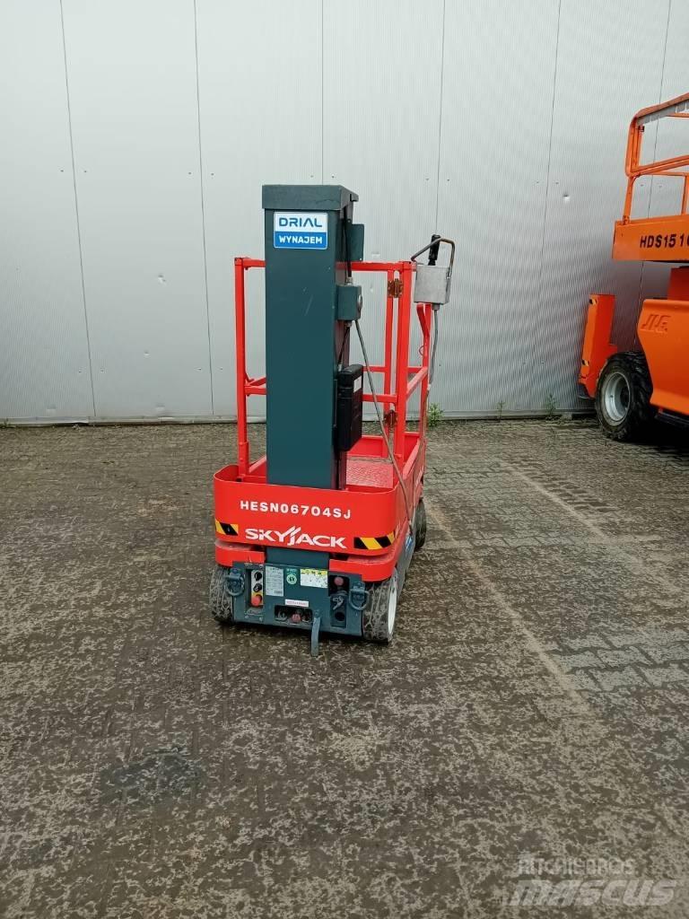 SkyJack SJ 16 客货电梯