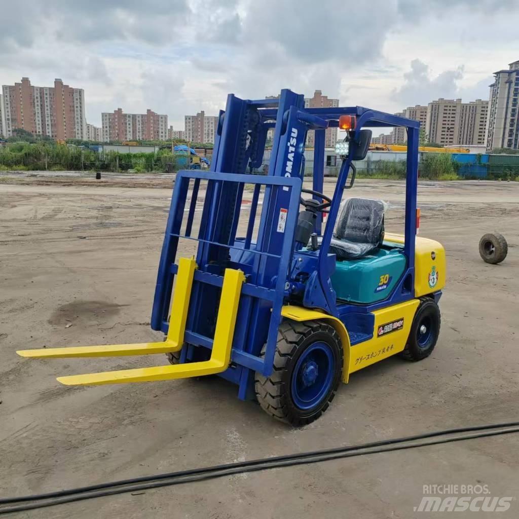 Komatsu FD 30 T-17 柴油叉车