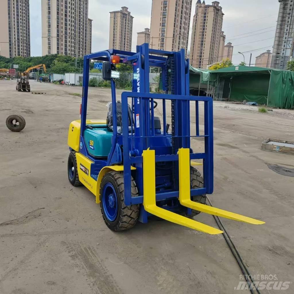 Komatsu FD 30 T-17 柴油叉车