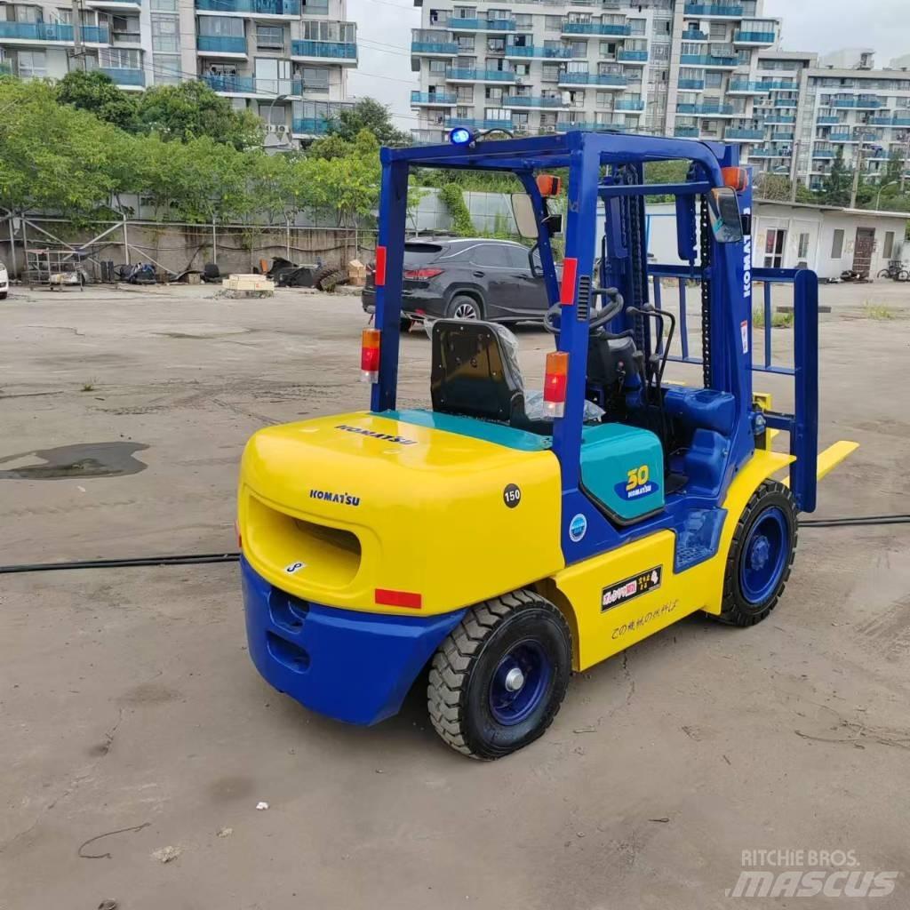 Komatsu FD 30 T-17 柴油叉车