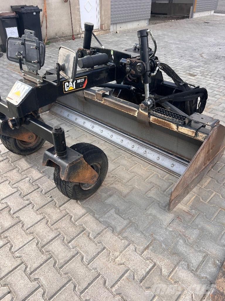 Bobcat T 590 HF 滑移装载机