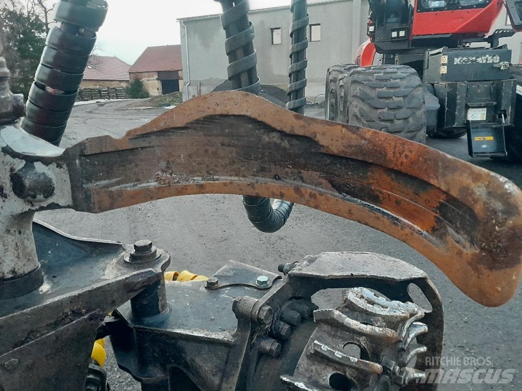 Komatsu 951 收割机