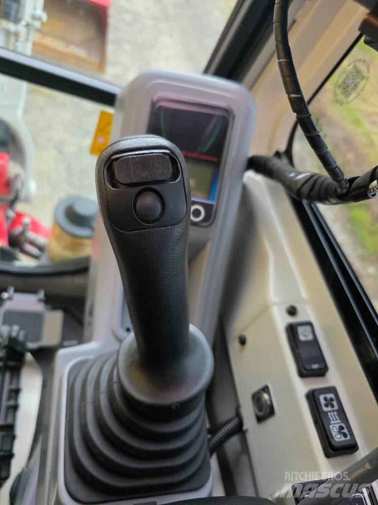 Takeuchi TB 320 小型挖掘机