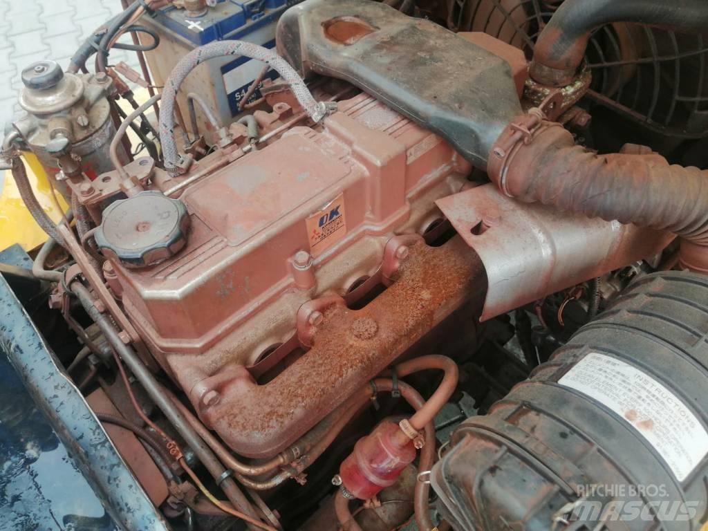 CAT DP 25 K 柴油叉车