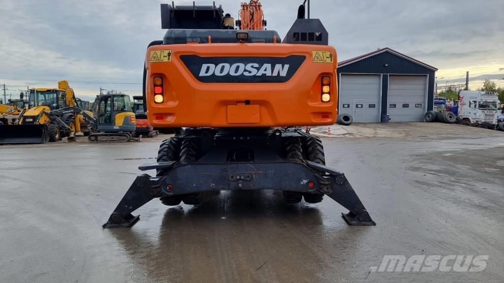 Doosan DX 210 W - 5 轮式挖掘机
