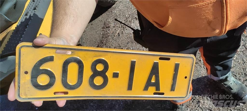 Volvo EW180C 轮式挖掘机