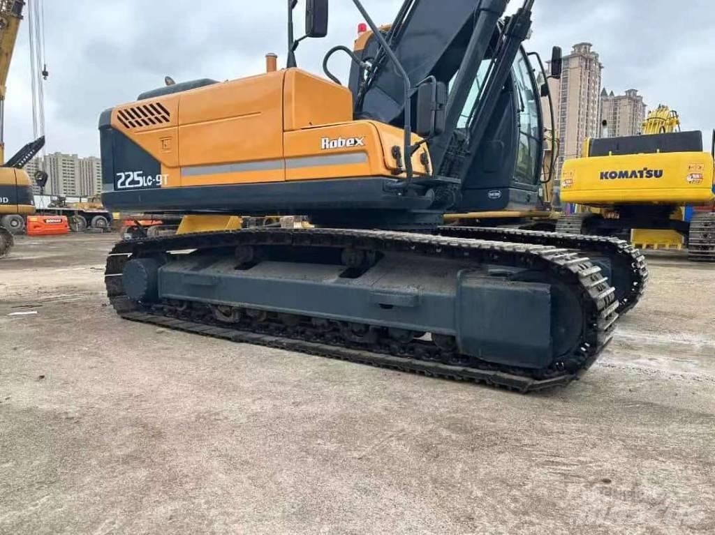 Hyundai 225LC-9T 履带挖掘机