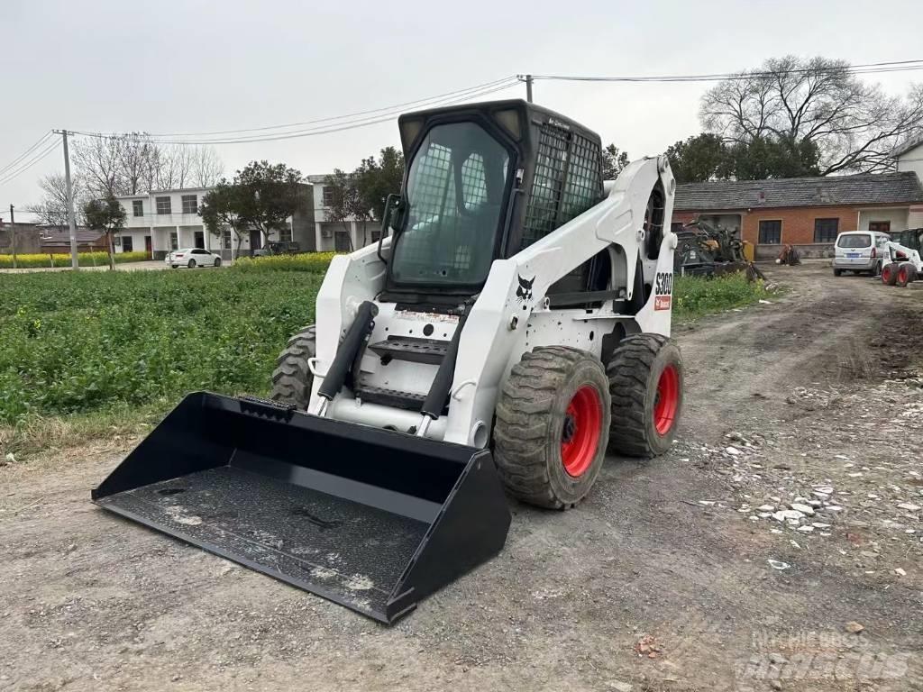Bobcat S 300 滑移装载机