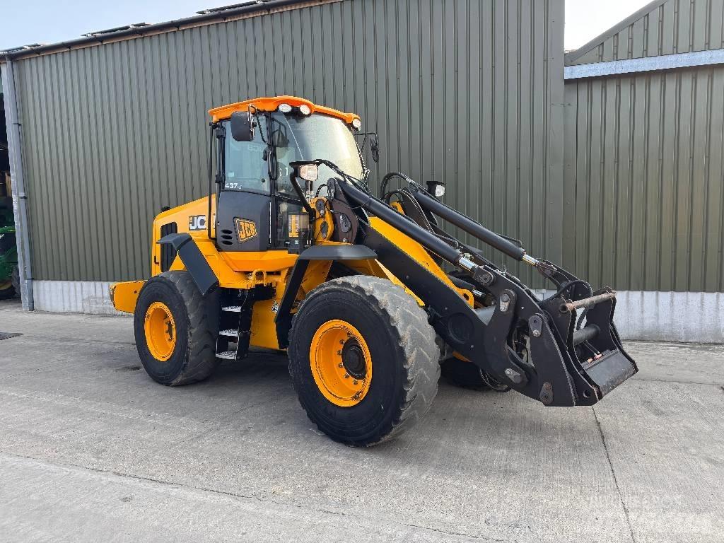JCB 437 HT Agri 多功能装载机