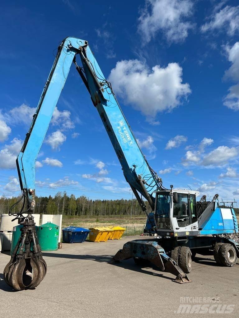 Terex Fuchs MHL350 工业挖掘机