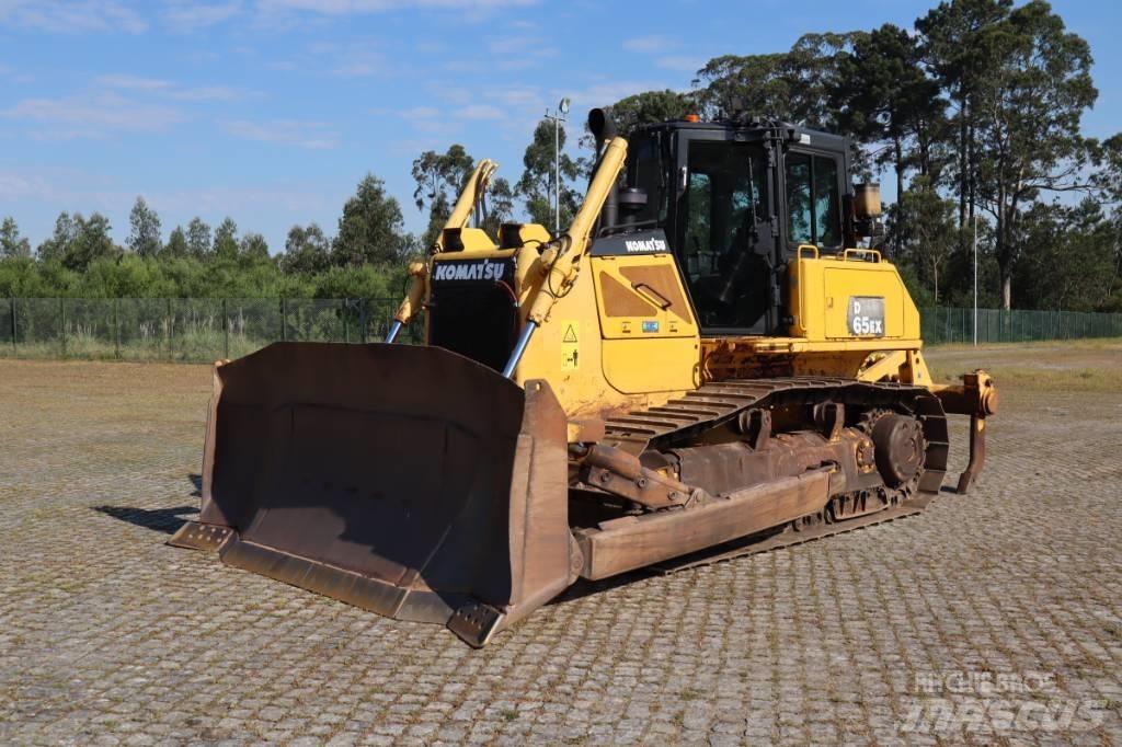 Komatsu D65EX-16 履带式推土机
