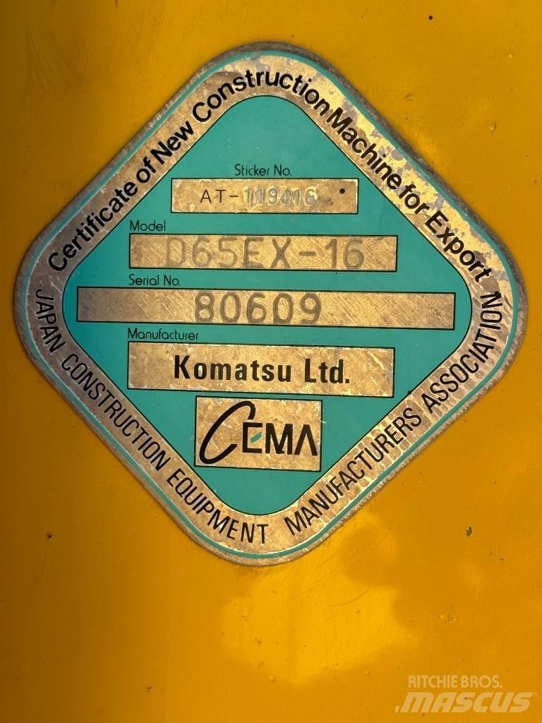 Komatsu D65EX-16 履带式推土机