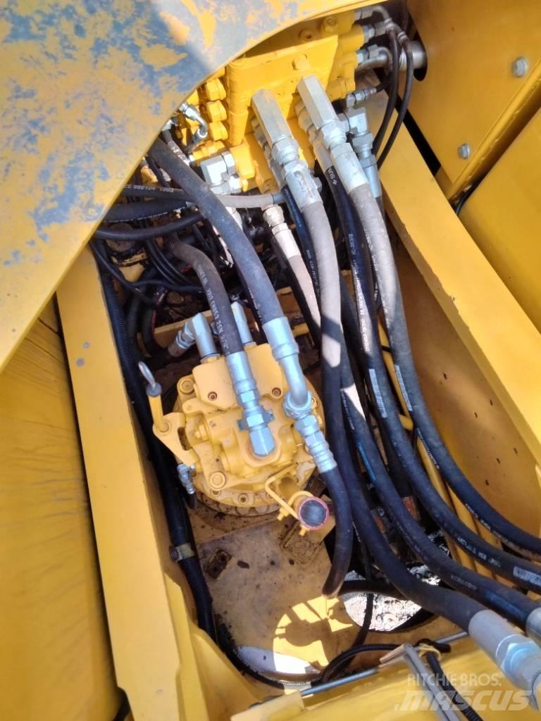 Komatsu PC 160 中型挖掘机