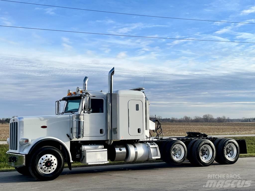 Peterbilt 388 牵引车