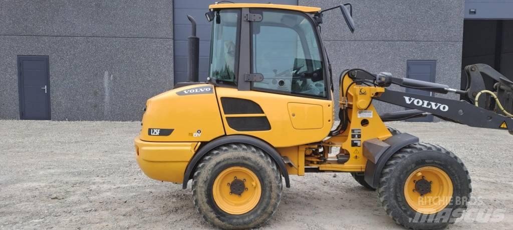 Volvo L 25 F 轮式装载机