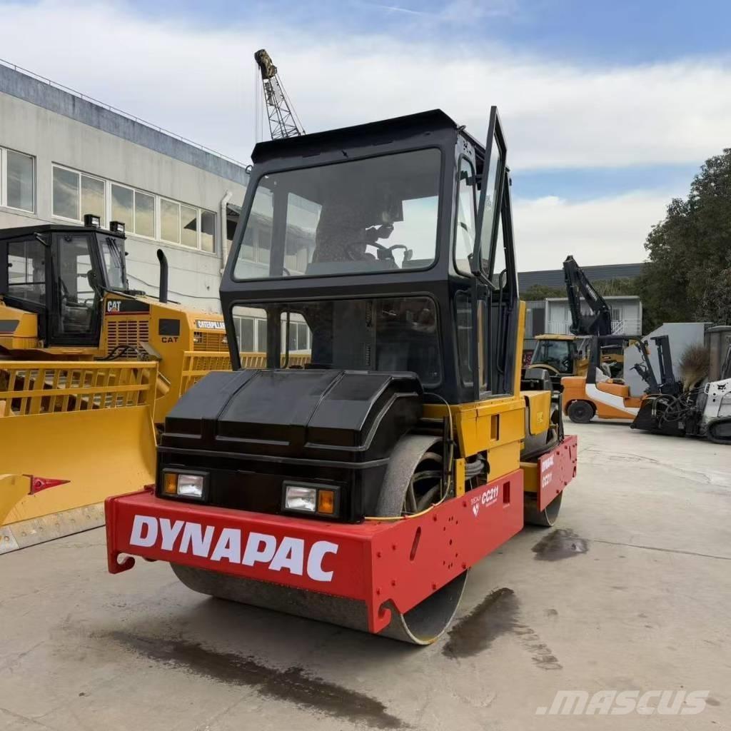 Dynapac CC 211 双轮压路机