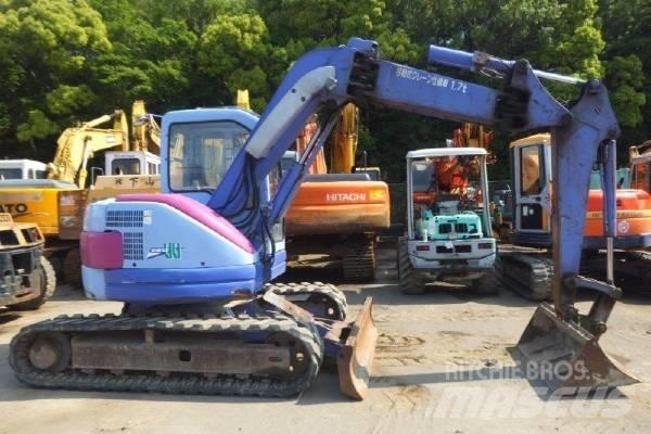 Komatsu PC75UU-3 中型挖掘机