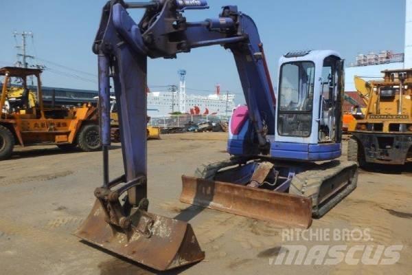 Komatsu PC75UU-3 中型挖掘机