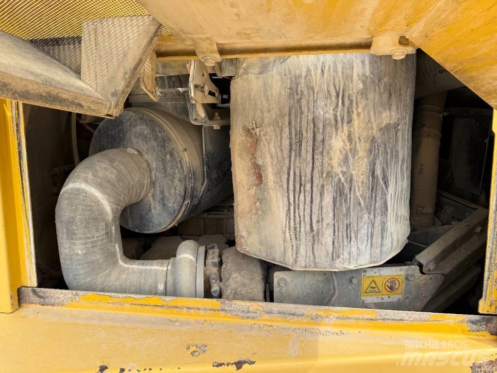 Komatsu D 155 AX-6 履带式推土机