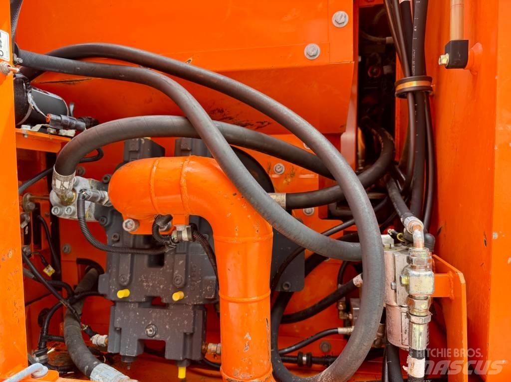 Doosan DX 160 W 轮式挖掘机