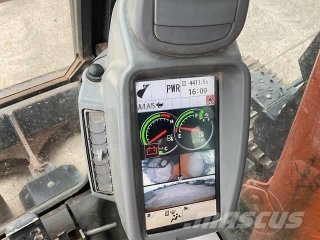 Hitachi ZX 135 US-6 履带挖掘机