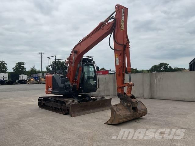 Hitachi ZX 135 US-6 履带挖掘机