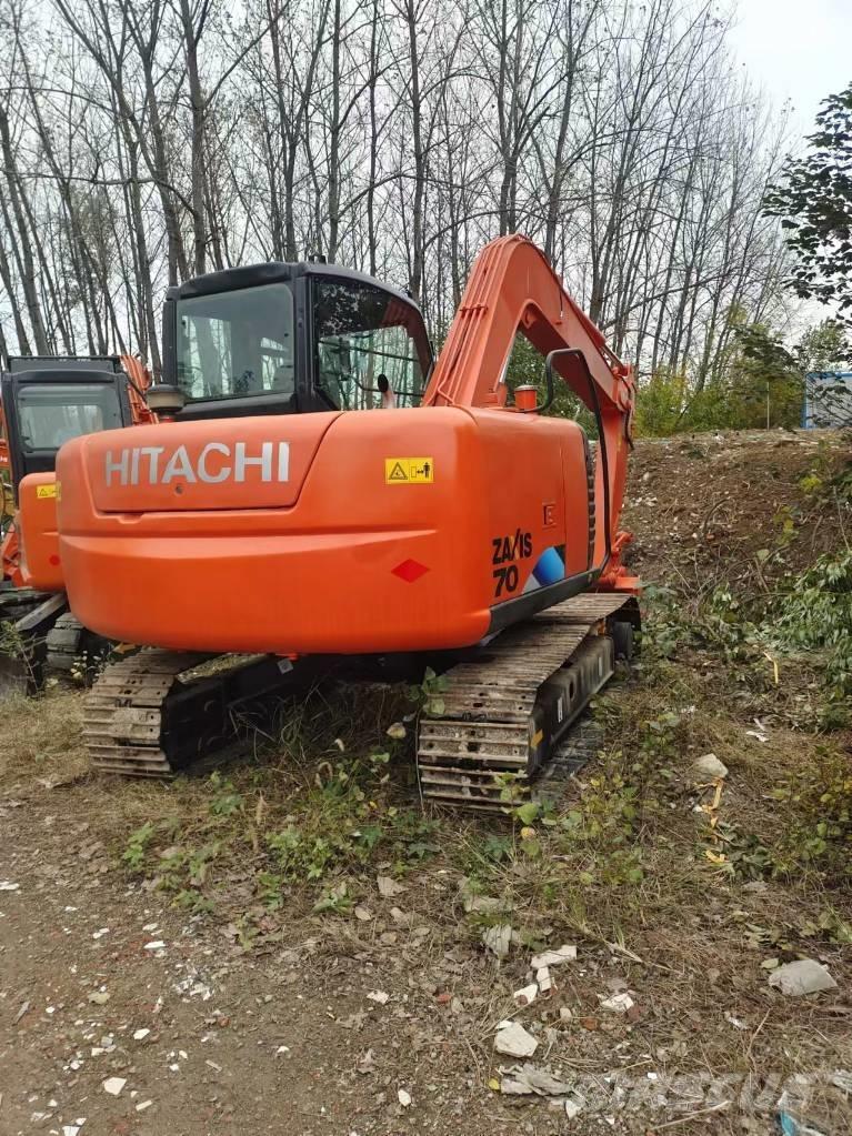 Hitachi ZX 70 中型挖掘机