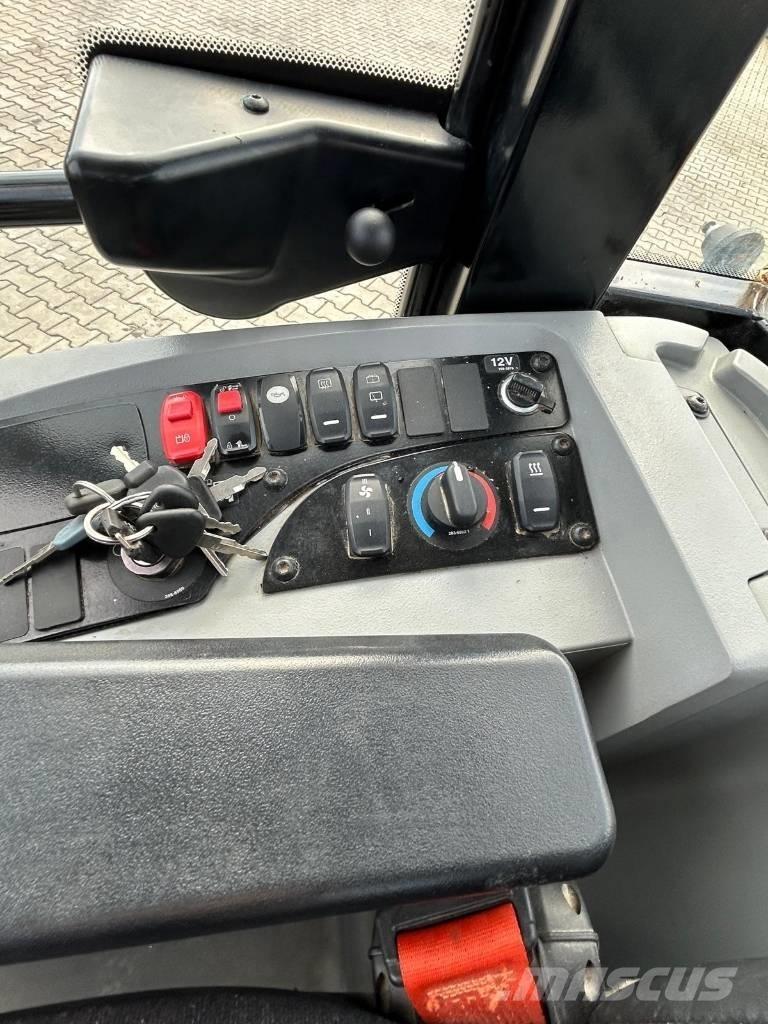 CAT 907 M 轮式装载机