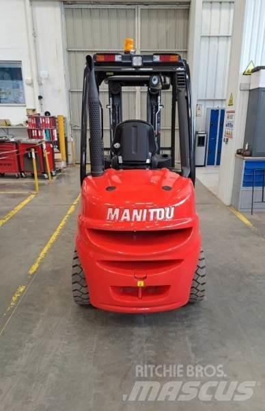 Manitou MI30D 越野叉车|叉装车