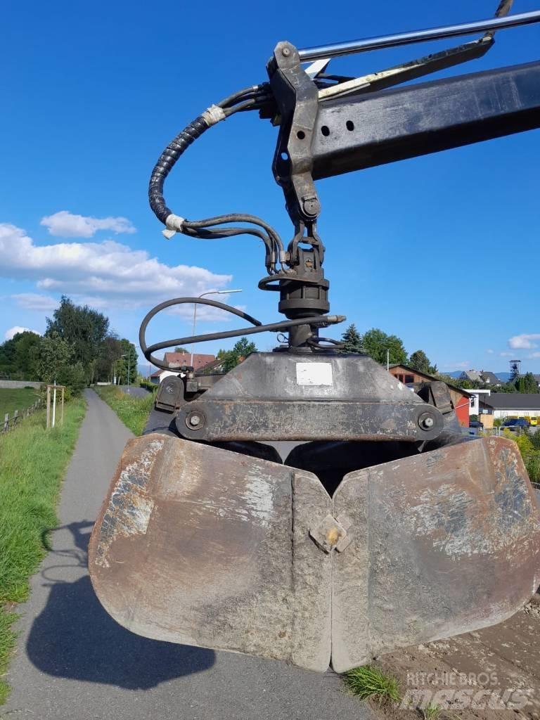 Fassi 130 随车折臂吊