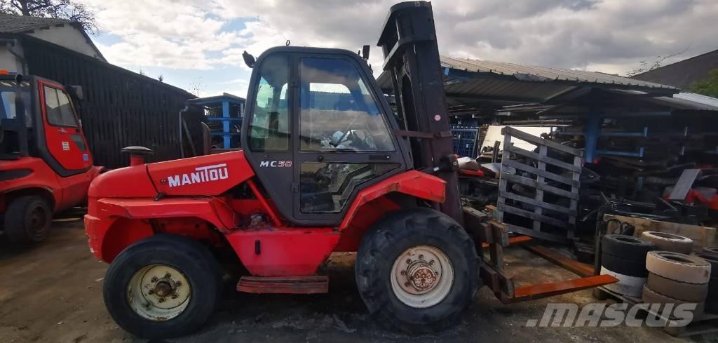 Manitou MC 50 越野叉车|叉装车