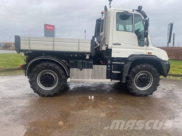 Mercedes-Benz UNIMOG 自卸式货车