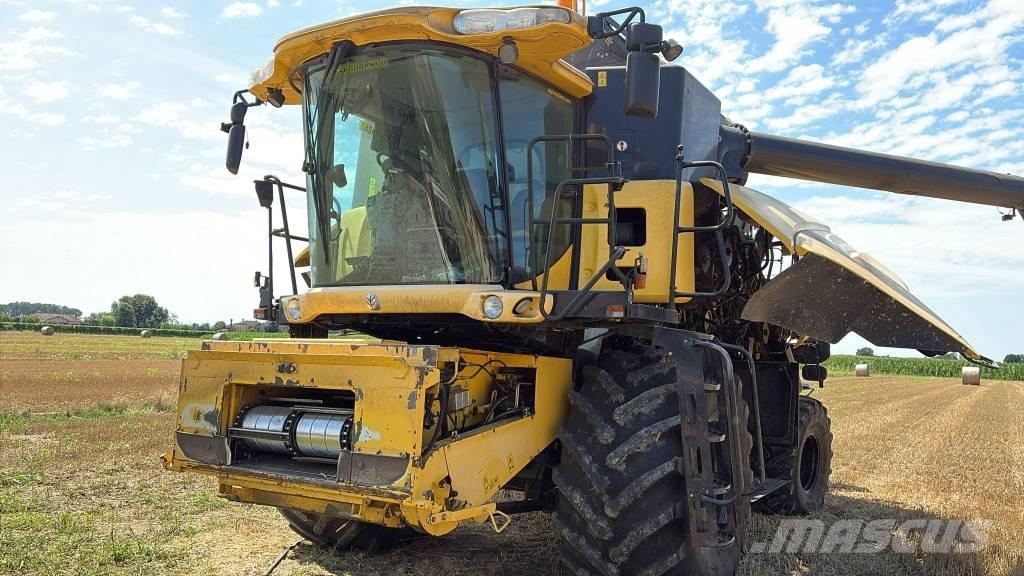 New Holland CR 960 联合收割机