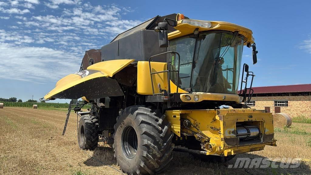 New Holland CR 960 联合收割机