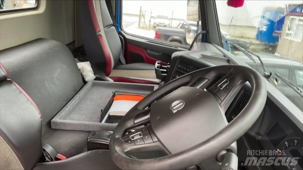 Volvo FM 420 厢式货车