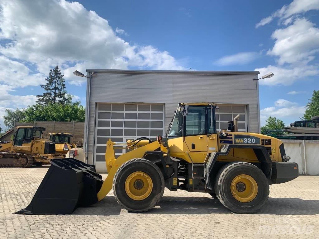 Komatsu WA 320-5H 轮式装载机