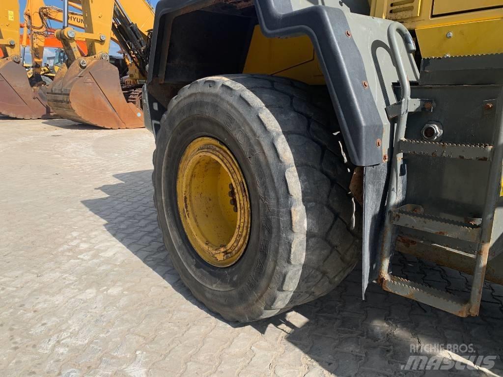 Komatsu WA 320-5H 轮式装载机
