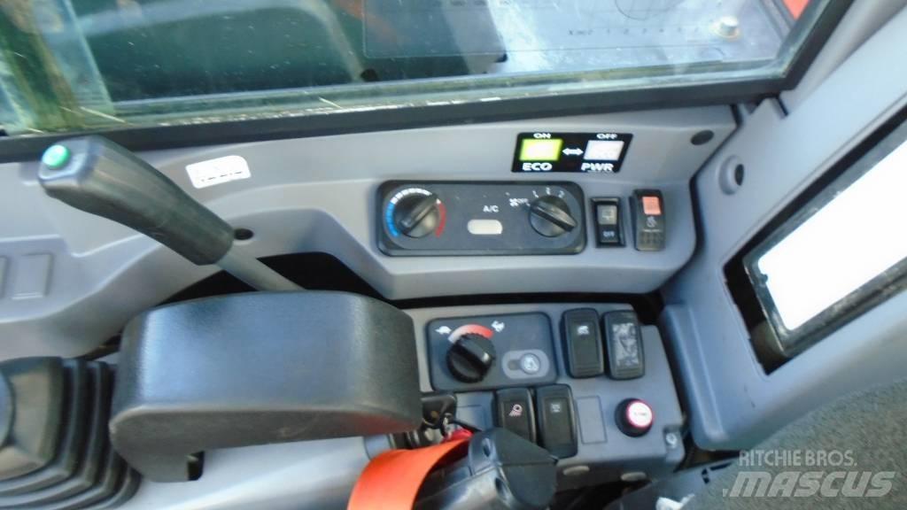 Kubota KX 080-4 中型挖掘机