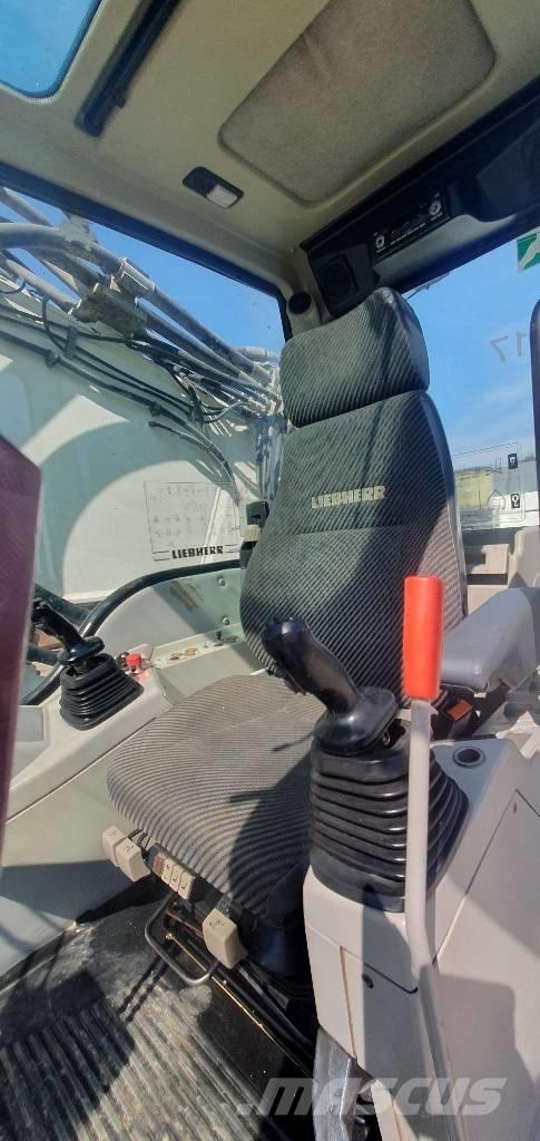 Liebherr R954C HDV 组装挖掘机