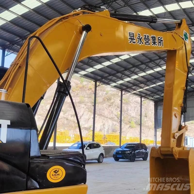 CAT 320D 履带挖掘机