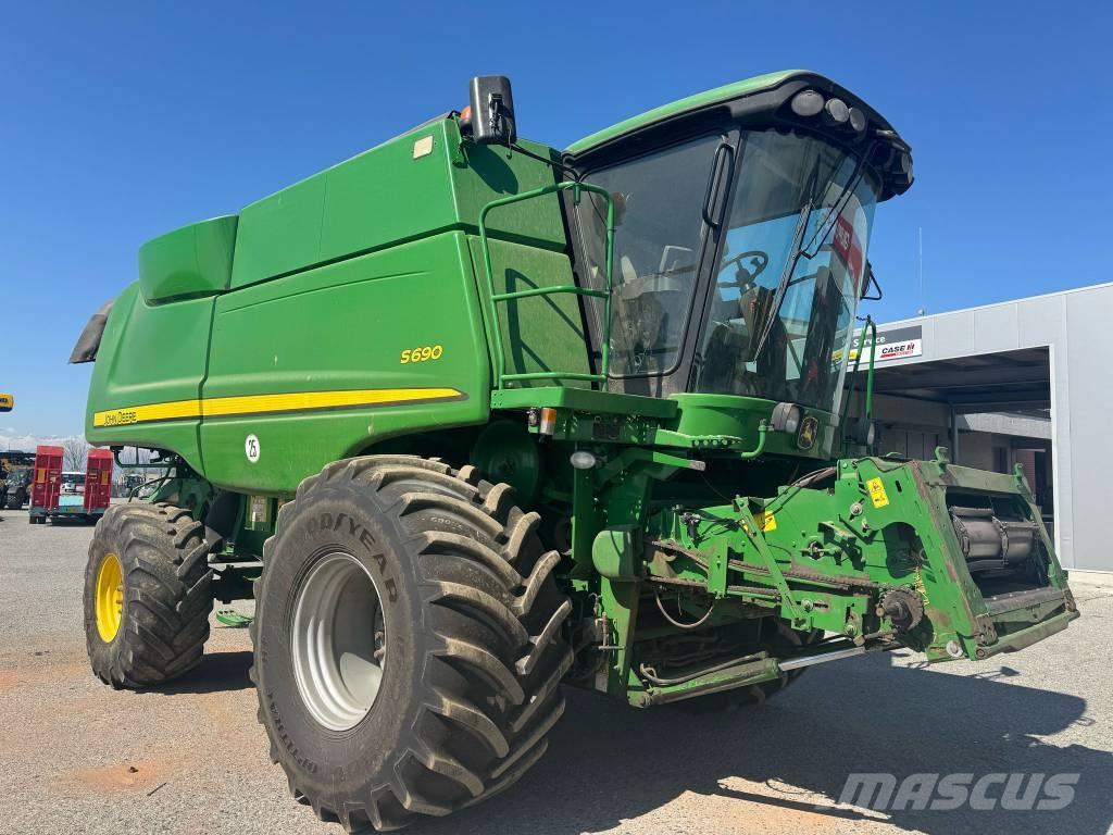 John Deere S 690 联合收割机