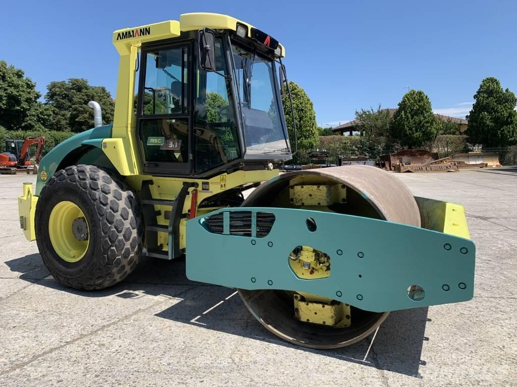 Ammann ASC 130 D 单轮压路机