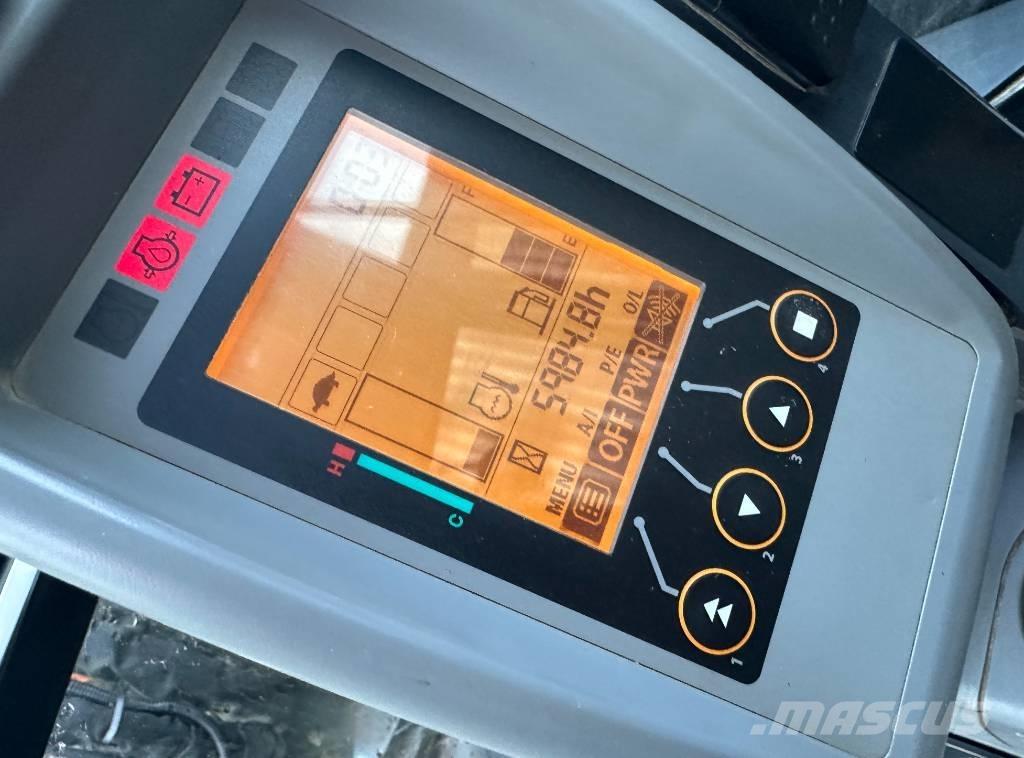 Hitachi ZX 65 USB-6 小型挖掘机