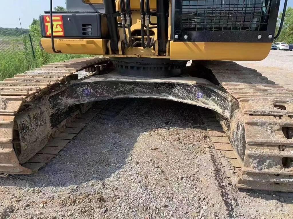 CAT 323D 履带挖掘机