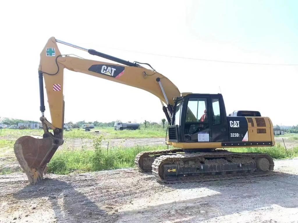 CAT 323D 履带挖掘机