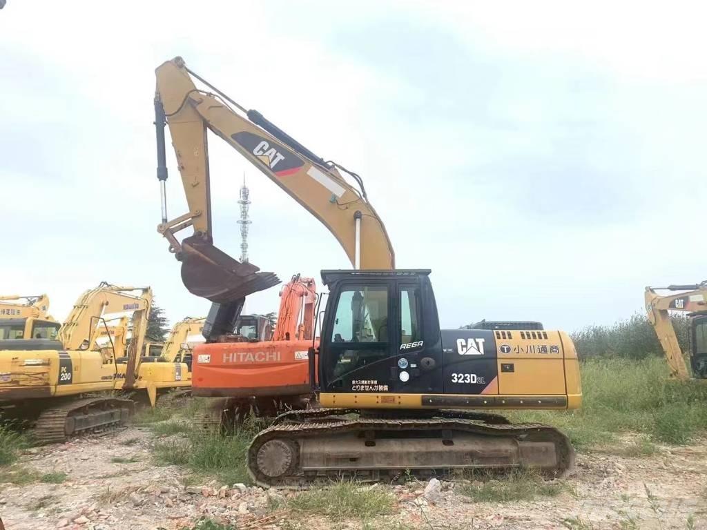 CAT 323D 履带挖掘机