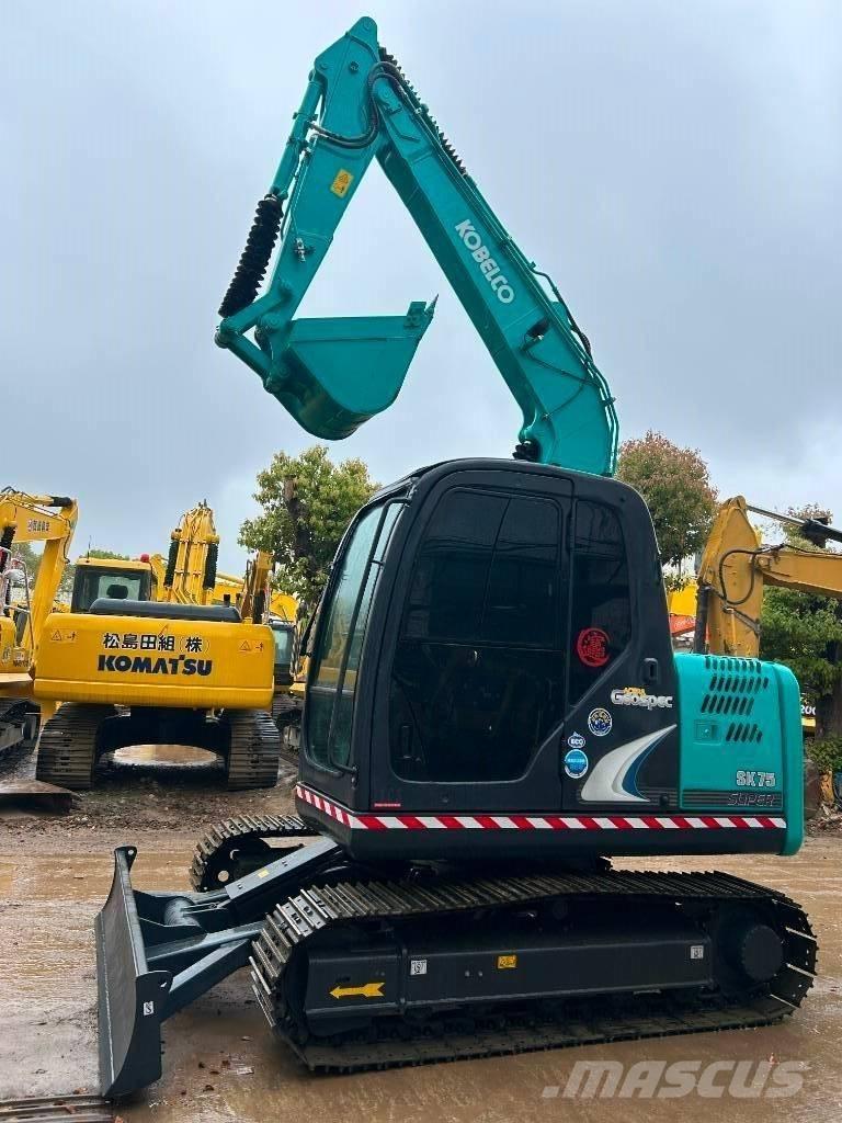 Kobelco SK 75 小型挖掘机